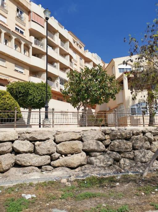 Sea View With Balcony. Queen Size Bed. High Speed Internet * Aguadulce (Almeria)